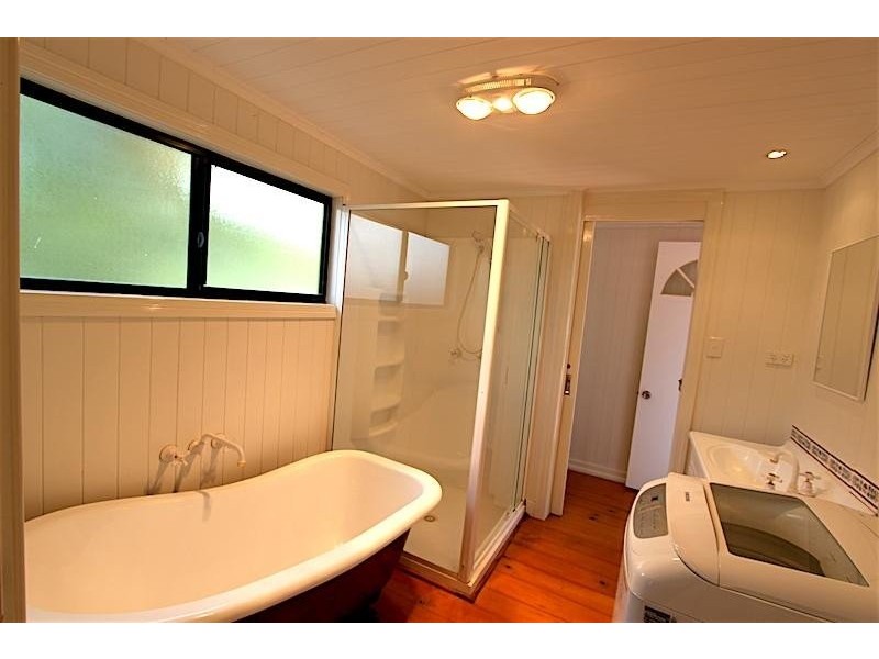 22 Hanworth Street, East Brisbane QLD 4169