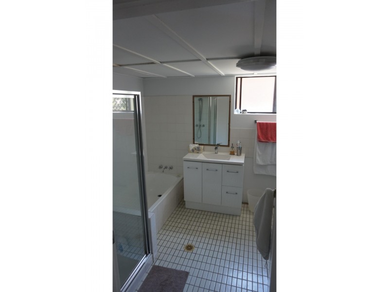 1/70 Kirkland Avenue, Coorparoo QLD 4151