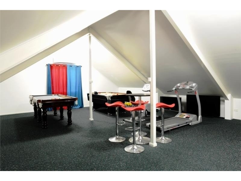 23 Bernborough Place, Bridgeman Downs QLD 4035