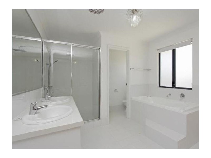 24 Jackson Circuit, Madeley WA 6065