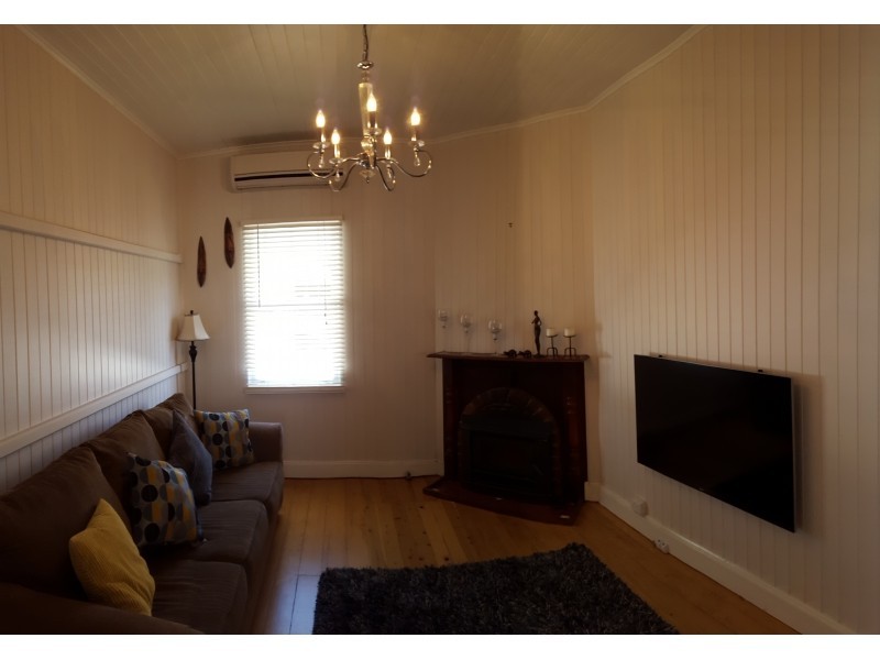 9 Kenneth Street, North Toowoomba QLD 4350