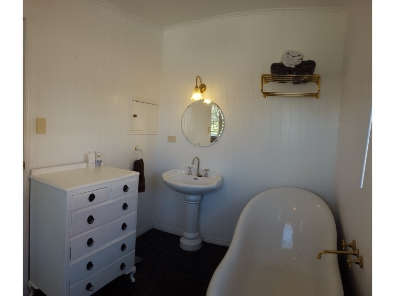 9 Kenneth Street, North Toowoomba QLD 4350