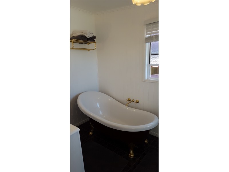 9 Kenneth Street, North Toowoomba QLD 4350