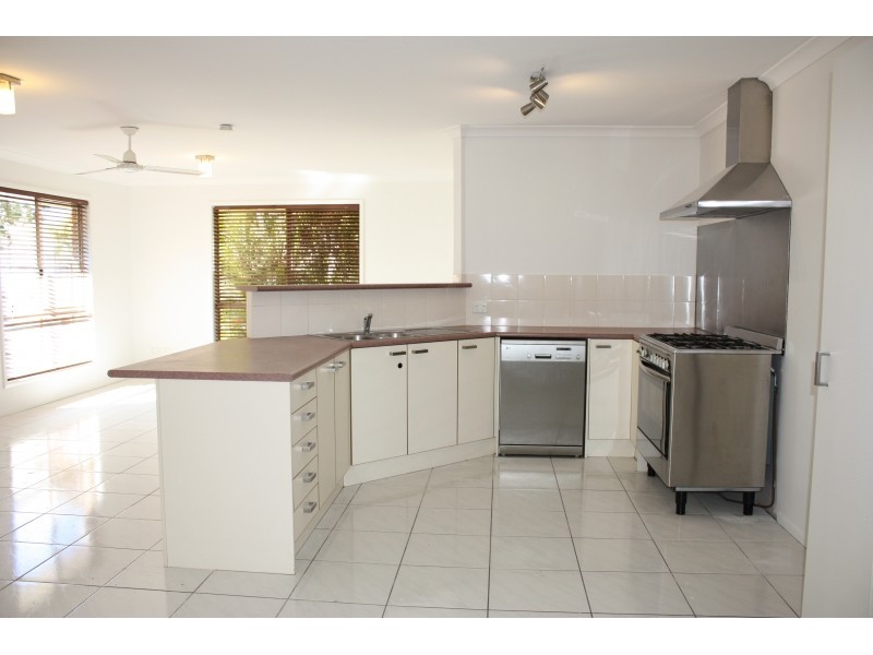 32 Turquoise Place, Wavell Heights QLD 4012