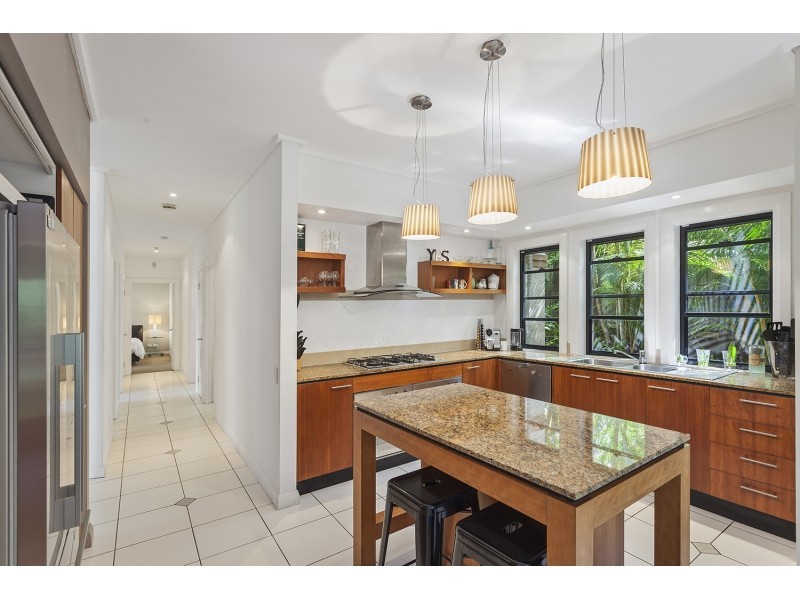 27 Boronia Drive, Southport QLD 4215