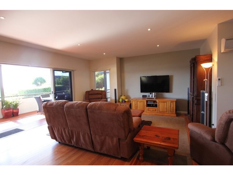 2 King Street, Binalong Bay TAS 7216