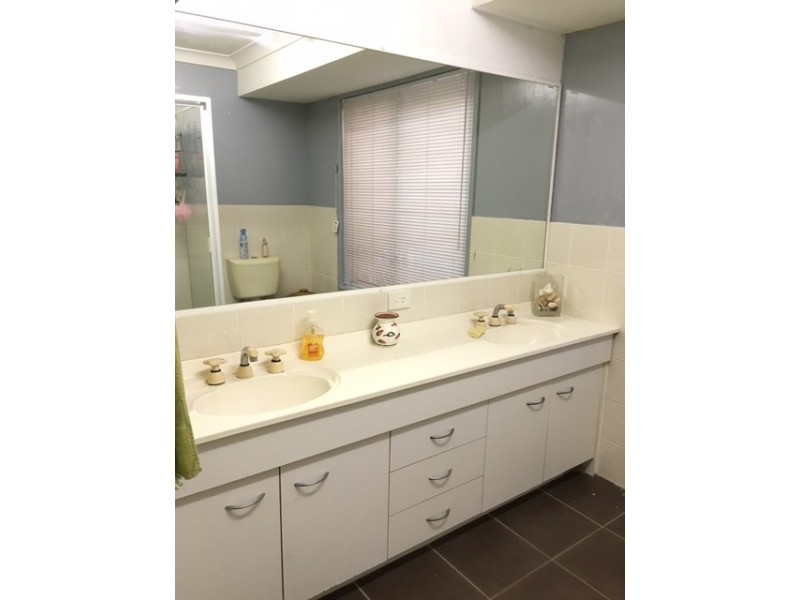 36 Merridown Drive, Merrimac QLD 4226