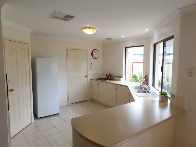 26 Esmerelda Pass, Darch WA 6065