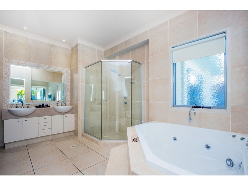 5 Ausmaid Lane, Coomera Waters QLD 4209