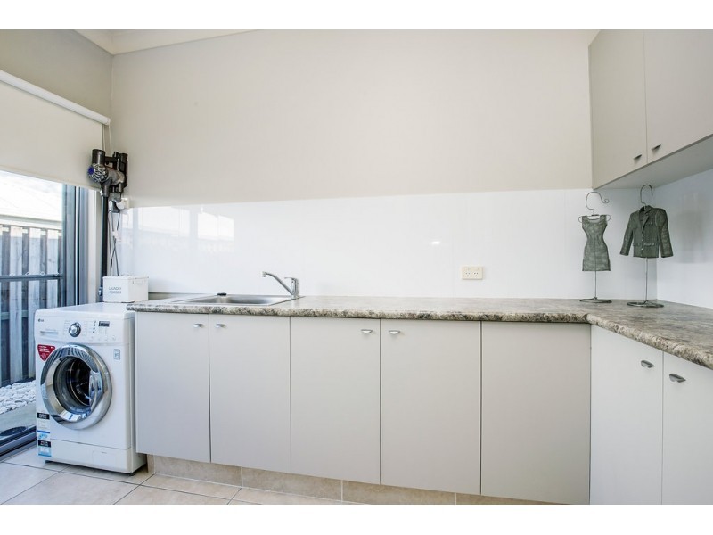 5 Ausmaid Lane, Coomera Waters QLD 4209