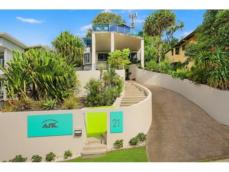 21 Yakola Parade, Alexandra Headland QLD 4572