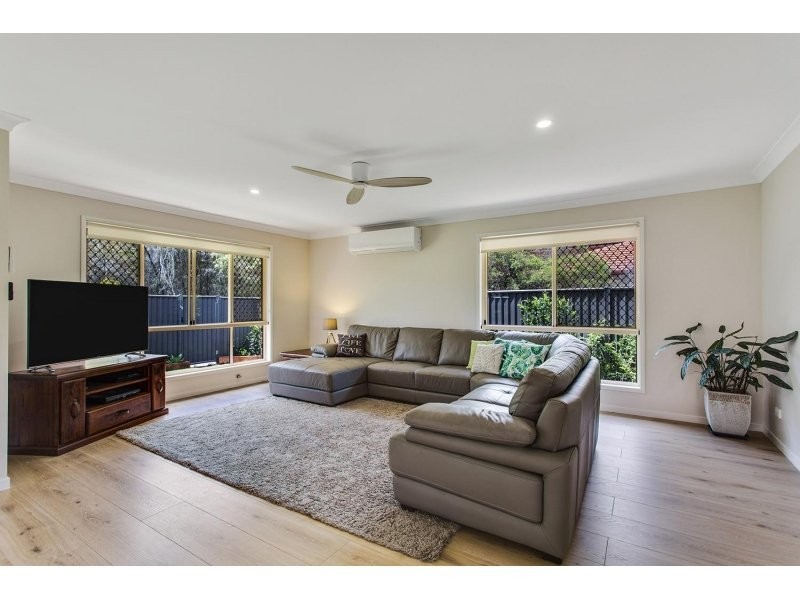 1 Baumea Court, Elanora QLD 4221