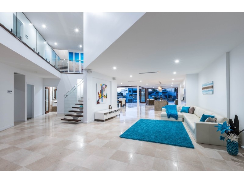 26 The Lido, Isle Of Capri QLD 4217