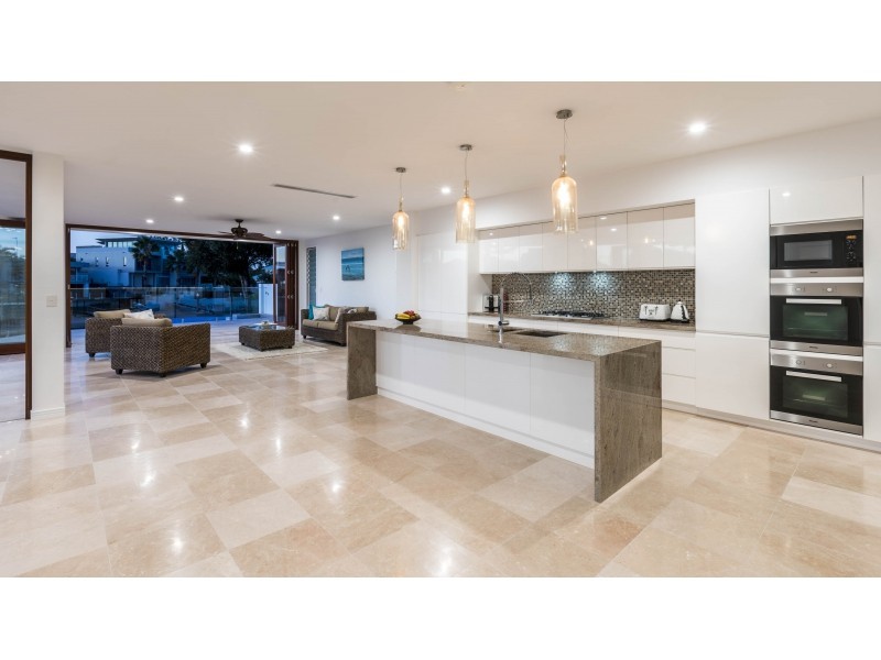 26 The Lido, Isle Of Capri QLD 4217