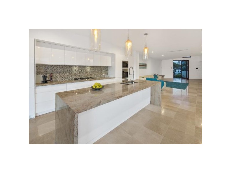 26 The Lido, Isle Of Capri QLD 4217