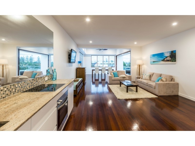 26 The Lido, Isle Of Capri QLD 4217