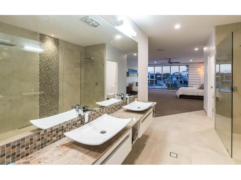 26 The Lido, Isle Of Capri QLD 4217