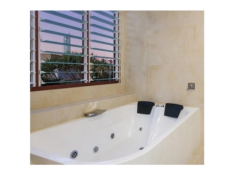 26 The Lido, Isle Of Capri QLD 4217