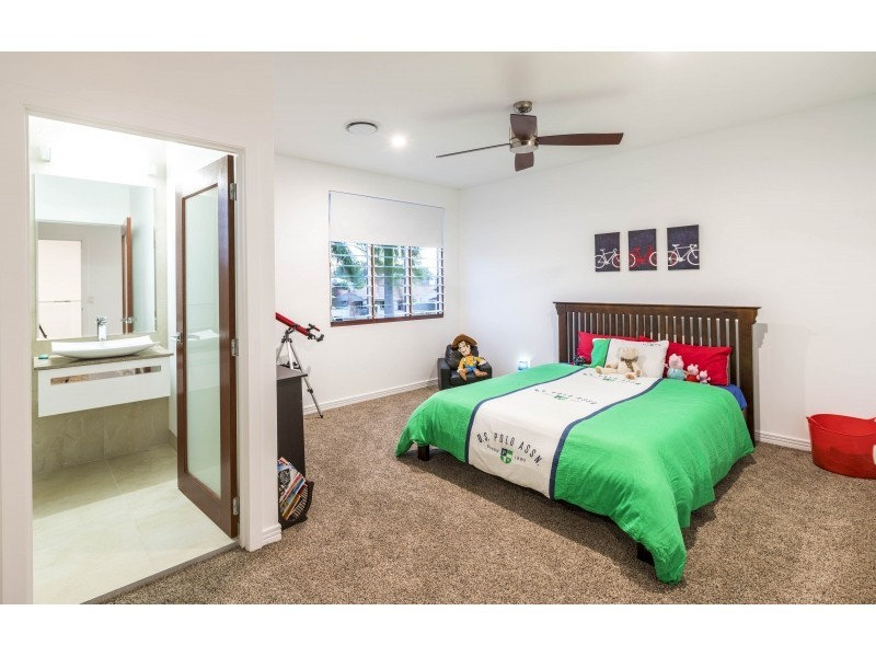 26 The Lido, Isle Of Capri QLD 4217