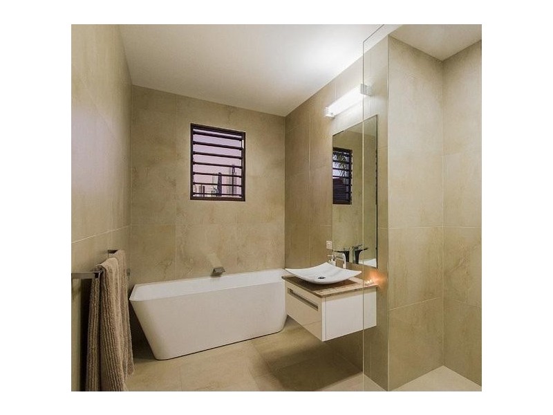 26 The Lido, Isle Of Capri QLD 4217