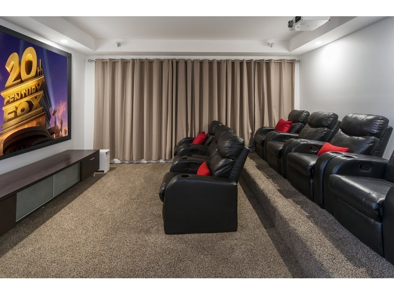 26 The Lido, Isle Of Capri QLD 4217