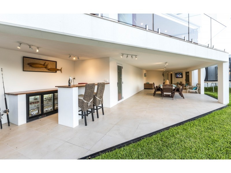 26 The Lido, Isle Of Capri QLD 4217