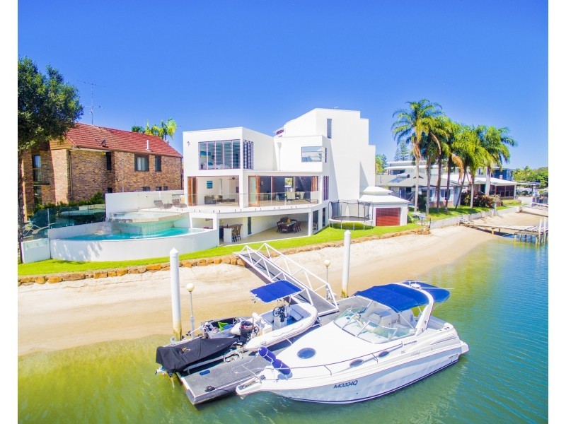 26 The Lido, Isle Of Capri QLD 4217