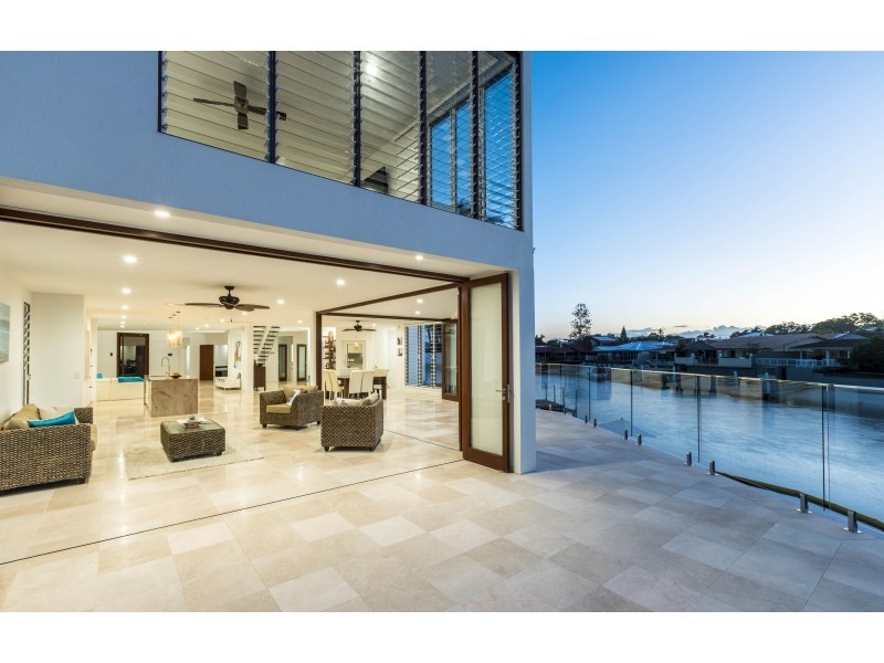 26 The Lido, Isle Of Capri QLD 4217