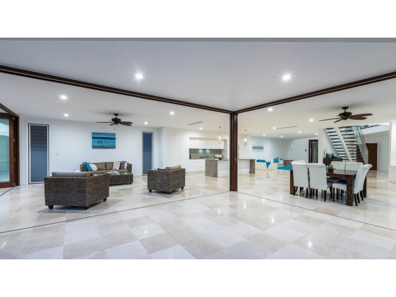 26 The Lido, Isle Of Capri QLD 4217