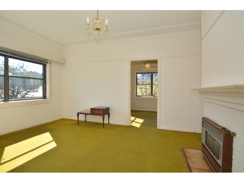 2 Hutchinson Street, Redhead NSW 2290