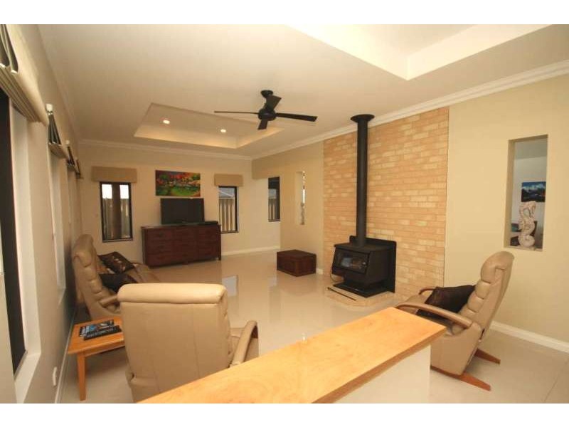 14 Kalang Way, Millbridge WA 6232