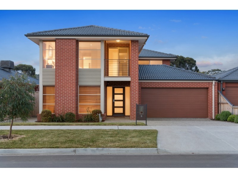 11 Applegum Drive, South Morang VIC 3752