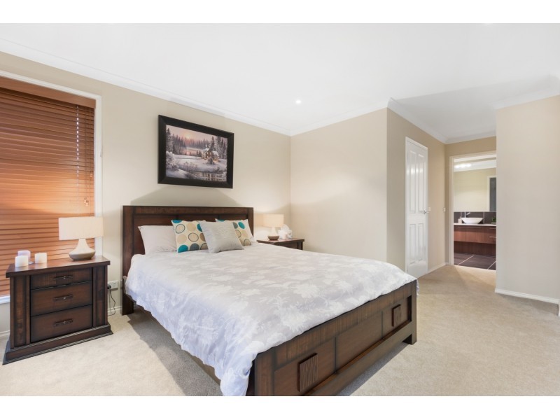 11 Applegum Drive, South Morang VIC 3752