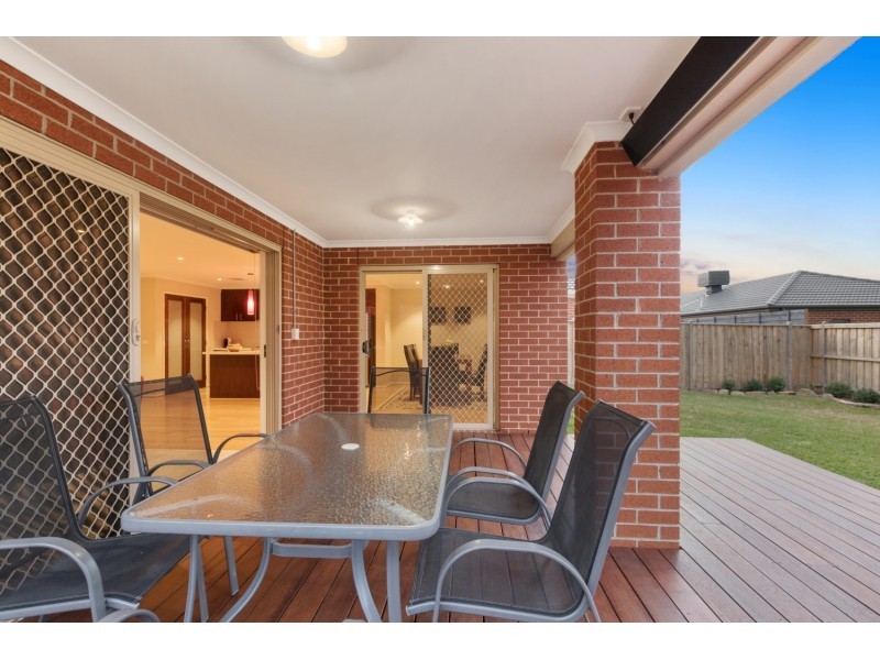 11 Applegum Drive, South Morang VIC 3752