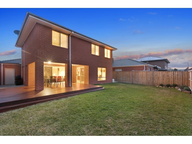 11 Applegum Drive, South Morang VIC 3752
