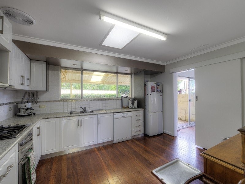 18 Swan Road, High Wycombe WA 6057