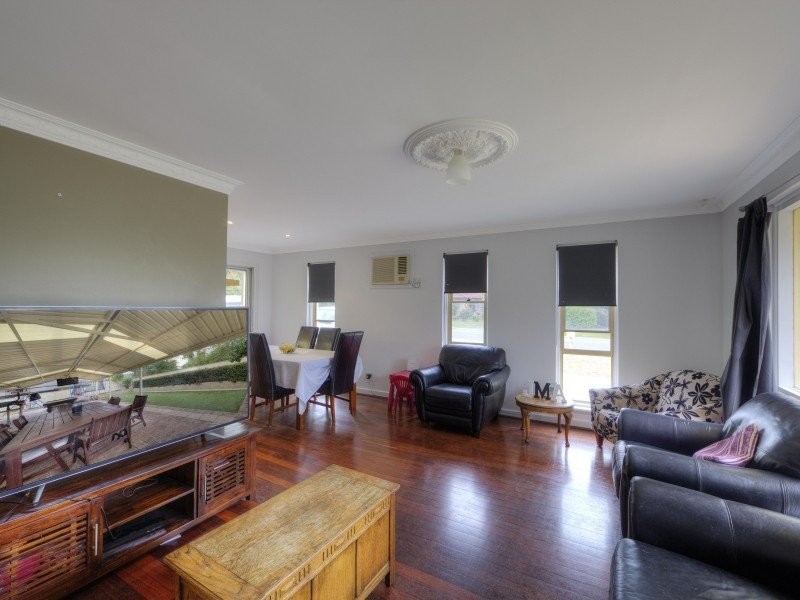 18 Swan Road, High Wycombe WA 6057