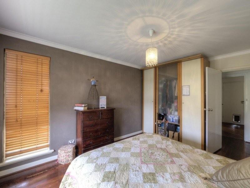 18 Swan Road, High Wycombe WA 6057