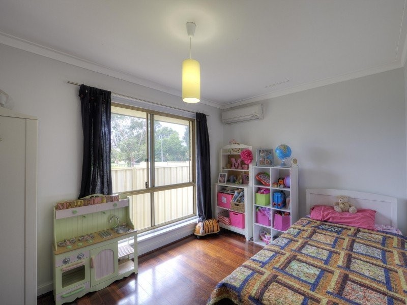 18 Swan Road, High Wycombe WA 6057