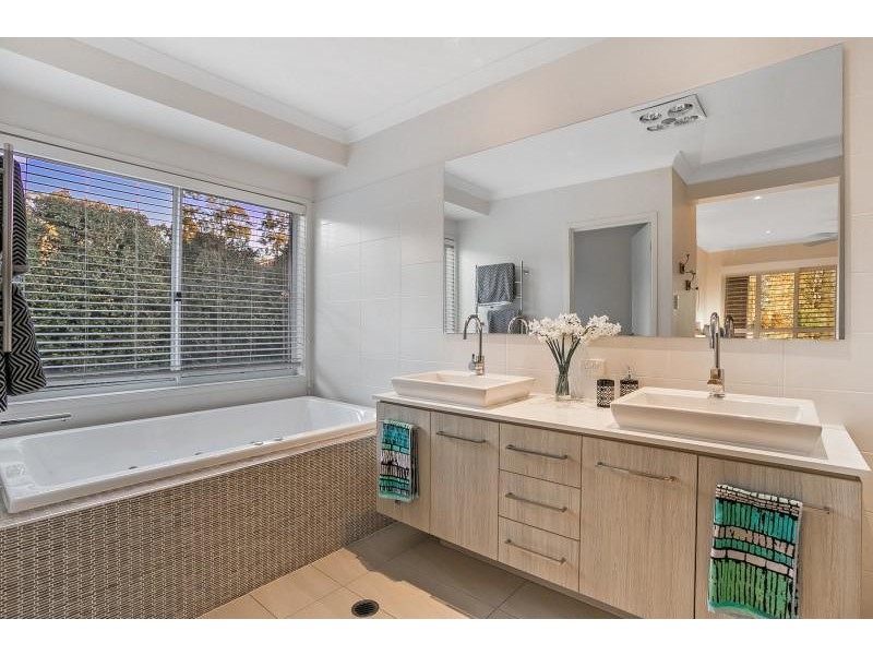 22 Lilly Pilly Place, Moggill QLD 4070