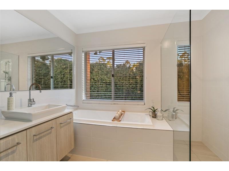 22 Lilly Pilly Place, Moggill QLD 4070