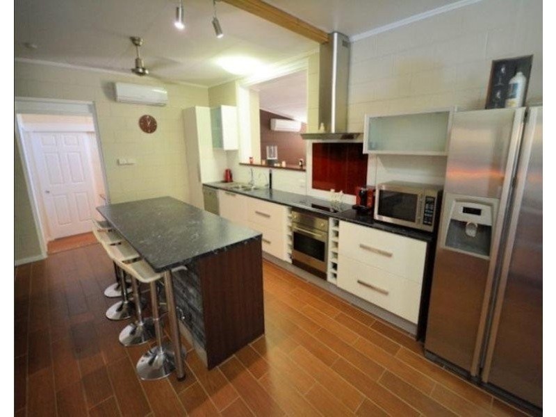 5 coral street, Saunders Beach QLD 4818