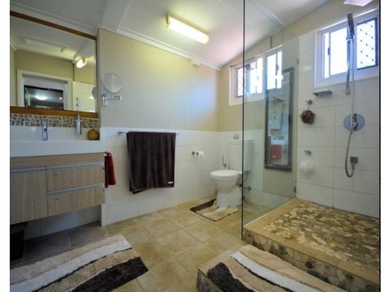 5 coral street, Saunders Beach QLD 4818
