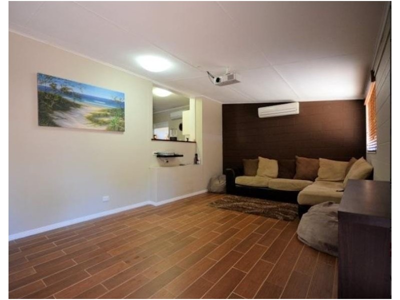 5 coral street, Saunders Beach QLD 4818