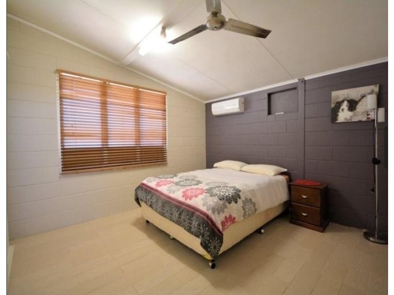 5 coral street, Saunders Beach QLD 4818