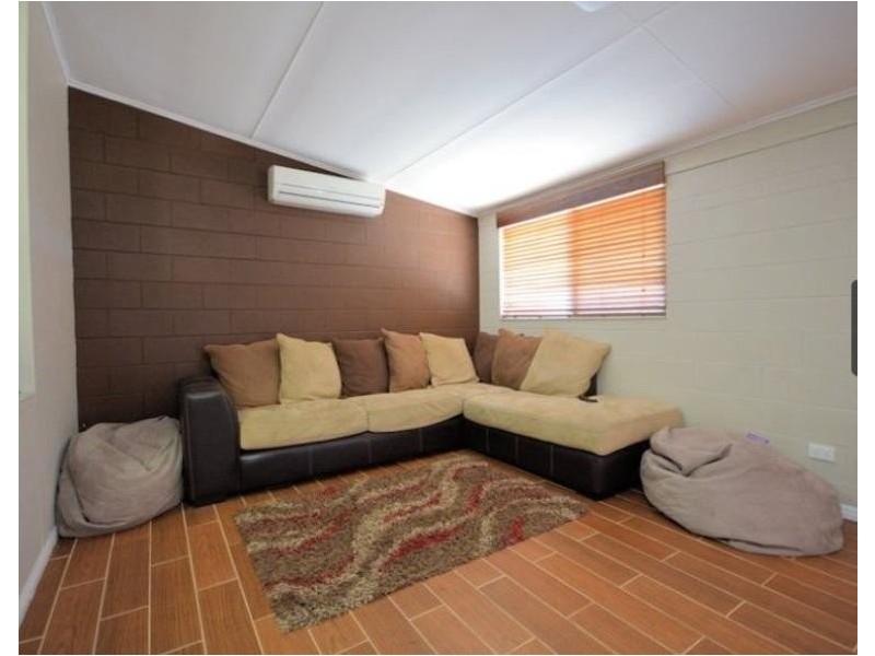 5 coral street, Saunders Beach QLD 4818