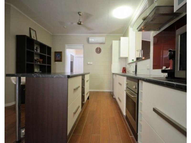 5 coral street, Saunders Beach QLD 4818