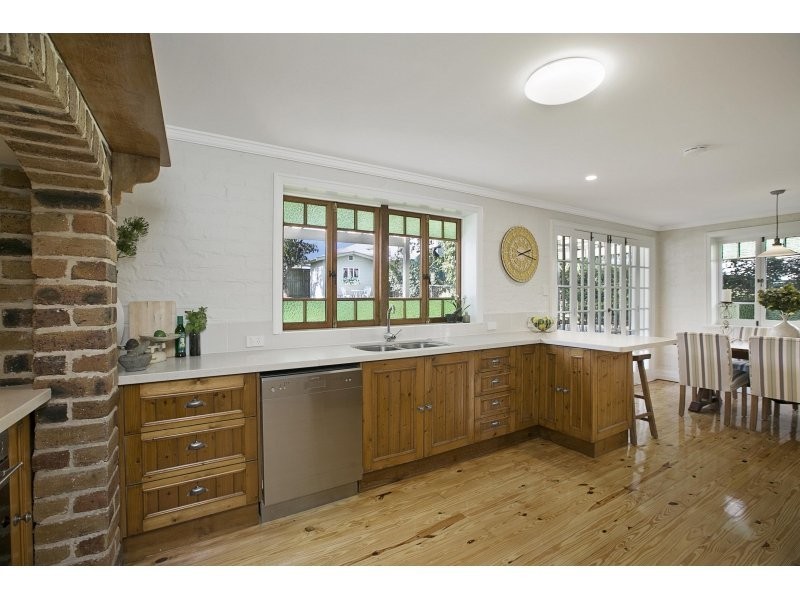 28 Parooba Avenue, Camp Hill QLD 4152