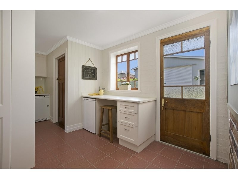 28 Parooba Avenue, Camp Hill QLD 4152