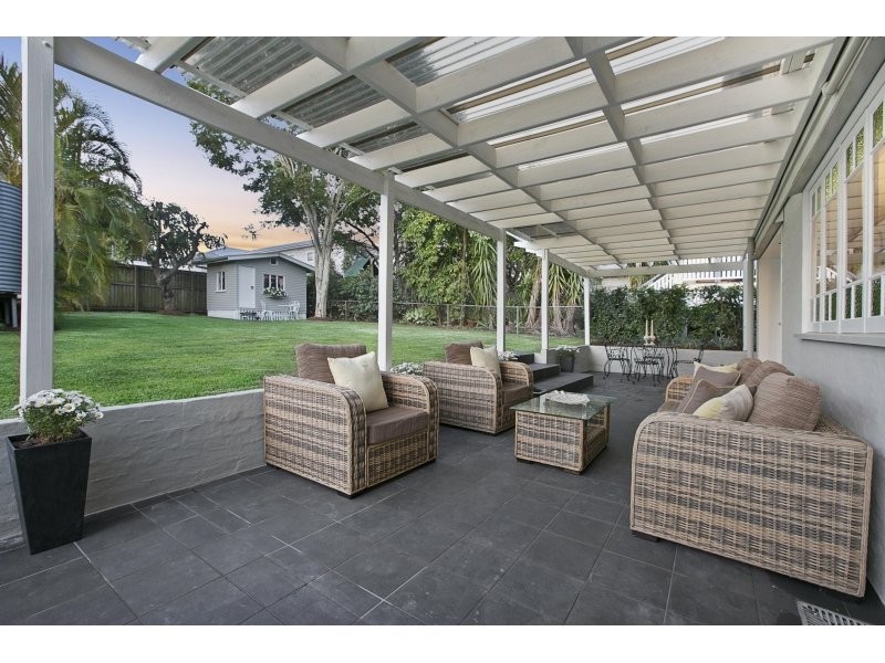 28 Parooba Avenue, Camp Hill QLD 4152